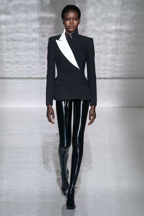 Givenchy News, Collections, Fashion Shows, Fashion Week 